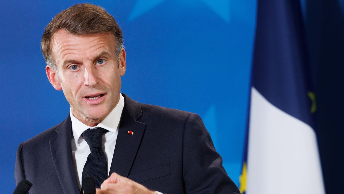 French President Emmanuel Macron speaks during a press conference on the second day of a European Council summit in Brussels, Belgium, 16 October 2026. EU leaders met with Ukrainian President Zelensky as they focus on continued support for Ukraine, European defence and security, Russia-linked hybrid threats, migration and the situation in the Middle East. EPA/OLIVIER MATTHYS Dostawca: PAP/EPA.