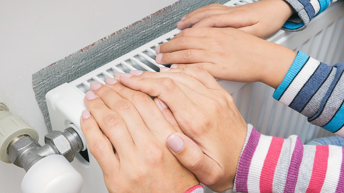 Sposób na tanie ogrzewanie. Kaloryfer będzie ciepły niskim kosztem