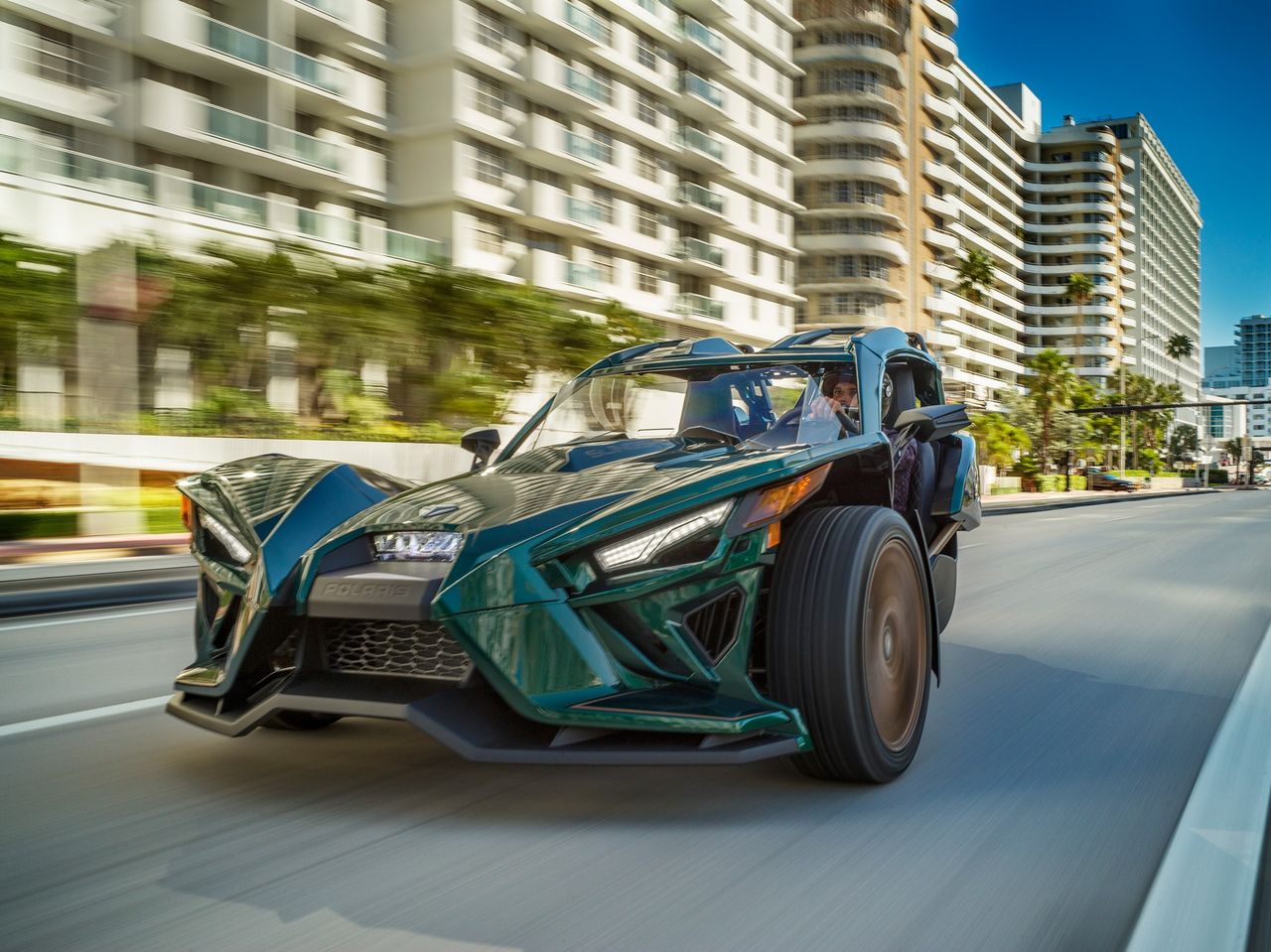 Polaris Slingshot Grand Touring SE to brakujące ogniwo pomiędzy motocyklem a autem