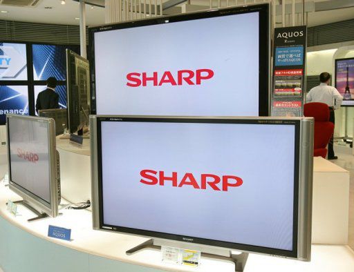 Sharp zawiesza produkcję dużych paneli LCD: efekt tsunami