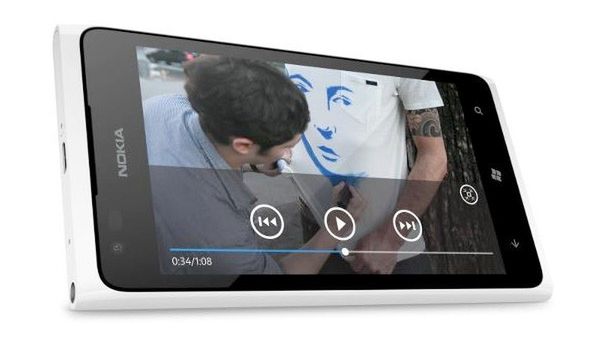 Debiut Nokii Lumia 900 odbija się czkawką... [aktualizacja] 1
