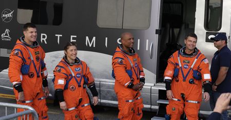 Powiew świeżości w NASA. Astronauci zabiorą iPhone'y na Księżyc