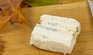 To nie żółty ser jest najgorszy dla serca. Kardiolog wskazuje inny produkt