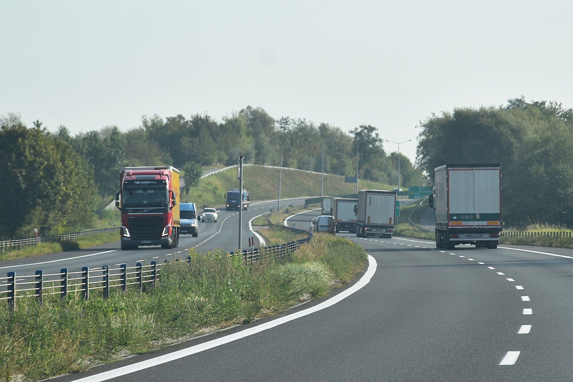 W związku z objazdem wzmógł się ruch ciężarówek na południowej obwodnicy, przy wjeździe do Tarnowa od strony ul. Krakowskiej a także w Mościcach