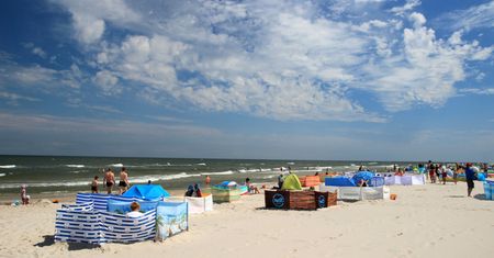 Ma 987 mieszkańców. W sezonie odwiedza ją 50 tys. osób