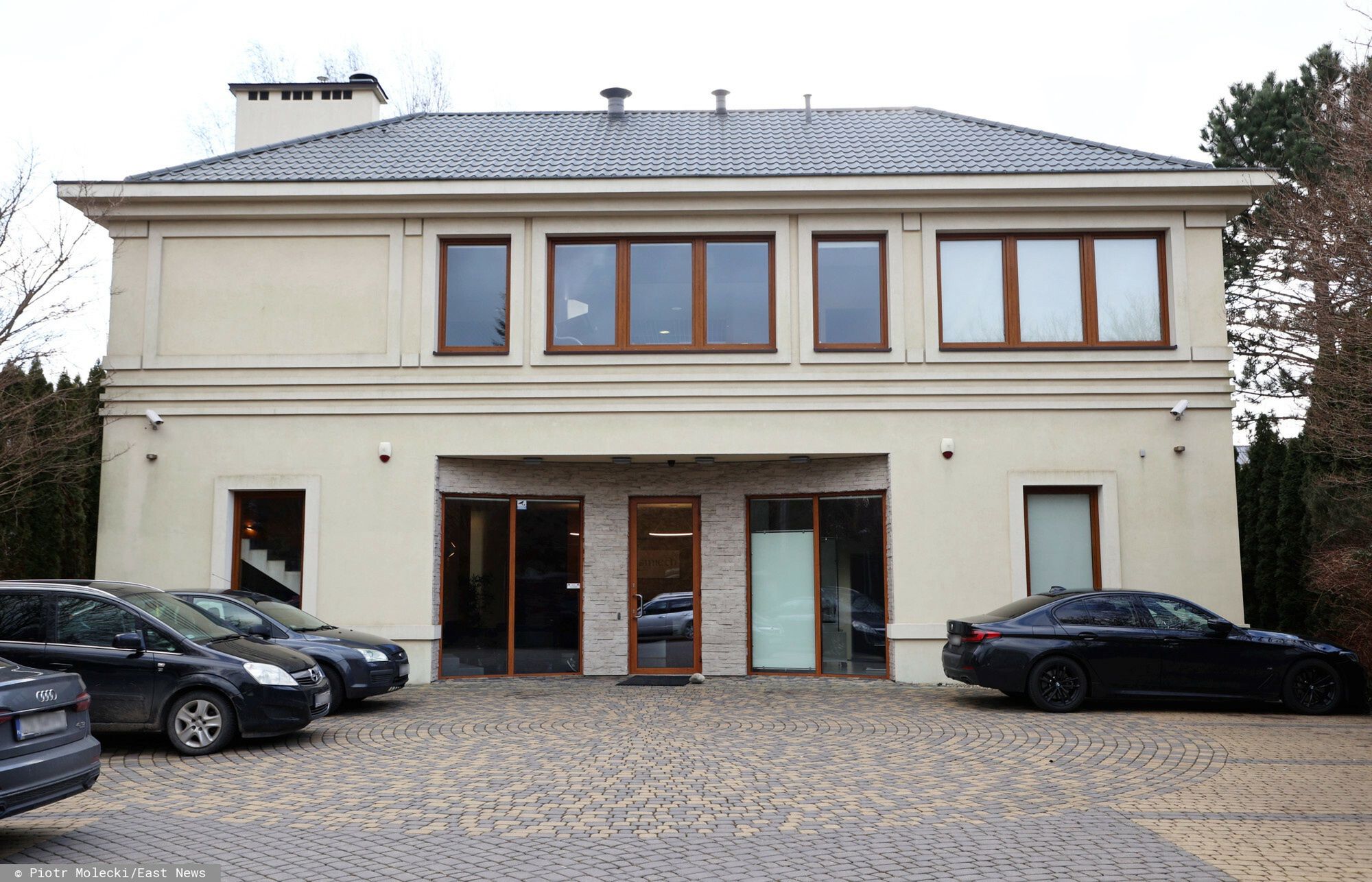 Fundacja Megafon pierwotnie miała kupić posiadłość na Ursynowie.