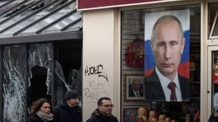 Zamieszki we Francji. Oszczędzili zdjęcie Putina?