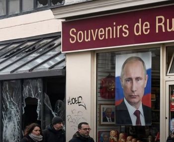 Zamieszki we Francji. Oszczędzili zdjęcie Putina?