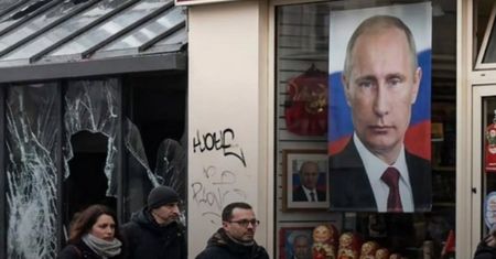 Zamieszki we Francji. Oszczędzili zdjęcie Putina?