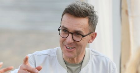 TYLKO NA PUDELKU: Maciej Kurzajewski z nową posadą w Polsacie. Poprowadzi nie tylko śniadaniówkę. Znamy szczegóły