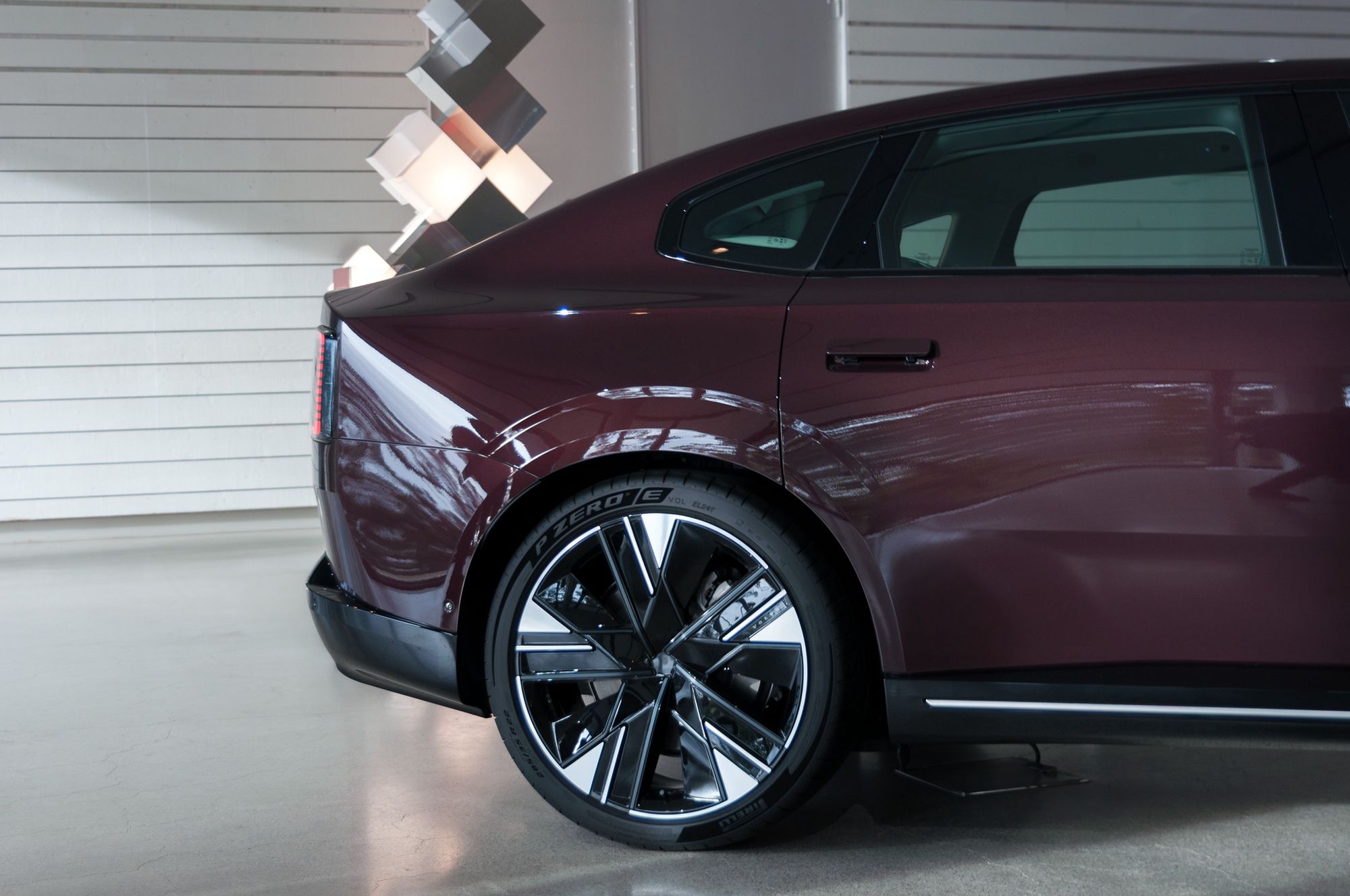 Volvo ES90 (2025)