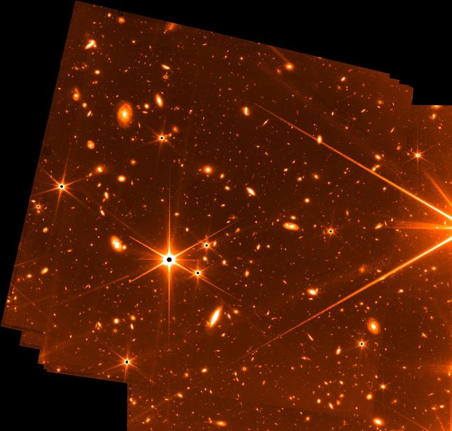 Zdjęcie testowe z Kosmicznego Teleskopu Jamesa Webba, udostępnione 7 lipca 2022