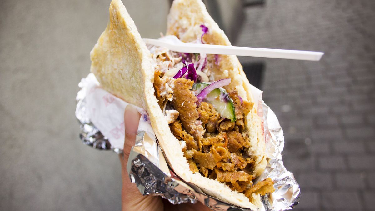 Kebab to jeden z ulubionych fast-foodów Polaków