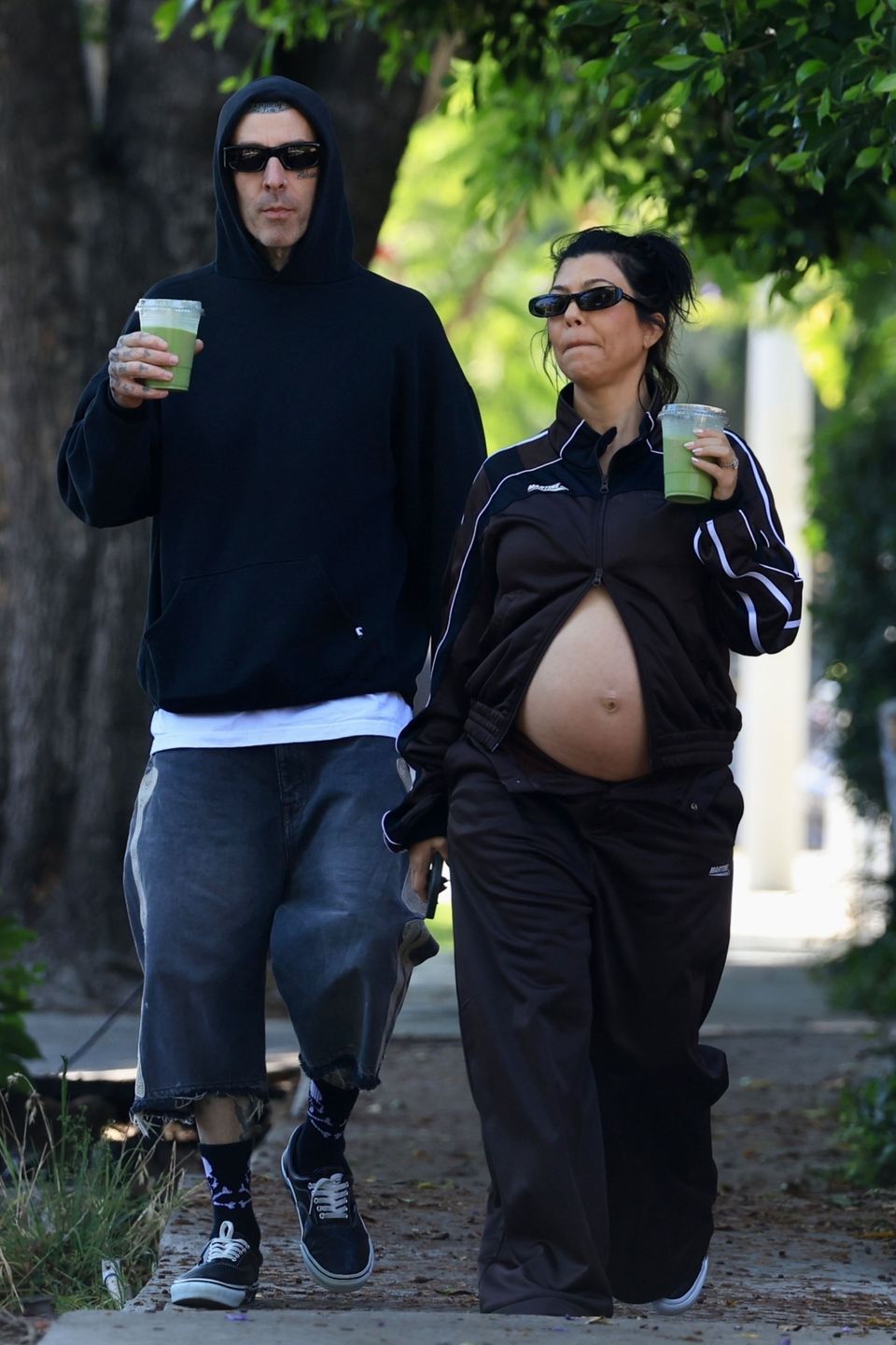 Kourtney Kardashian niczym Rihanna. Tak wyeksponowała ciążowy brzuszek