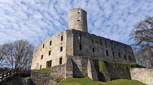 Babice: Zamek Lipowiec i skansen w Wygiełzowie czekają na turystów