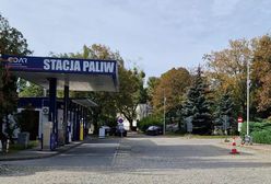 Byliśmy na "rządowej" stacji paliw w Warszawie. Trudno ją znaleźć