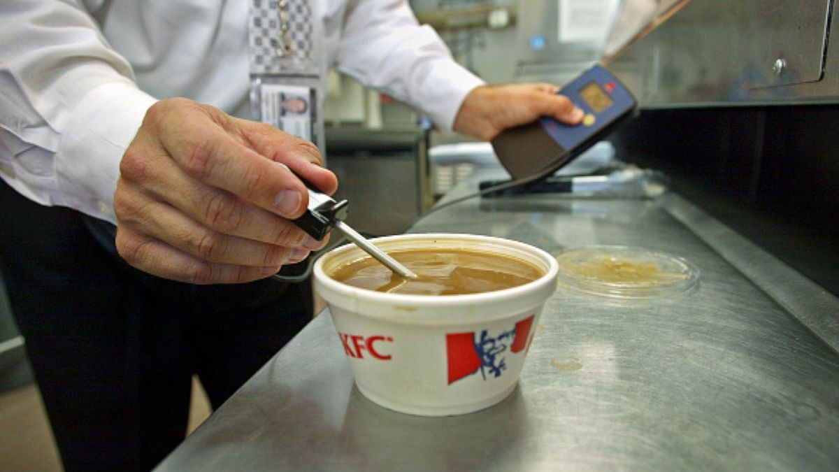 Kultowy sos KFC pasuje zarówno do sałatek, jak i mięsnych przekąsek