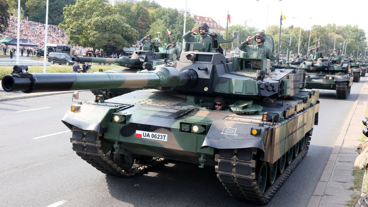 Defilada z okazji Święta Wojska Polskiego