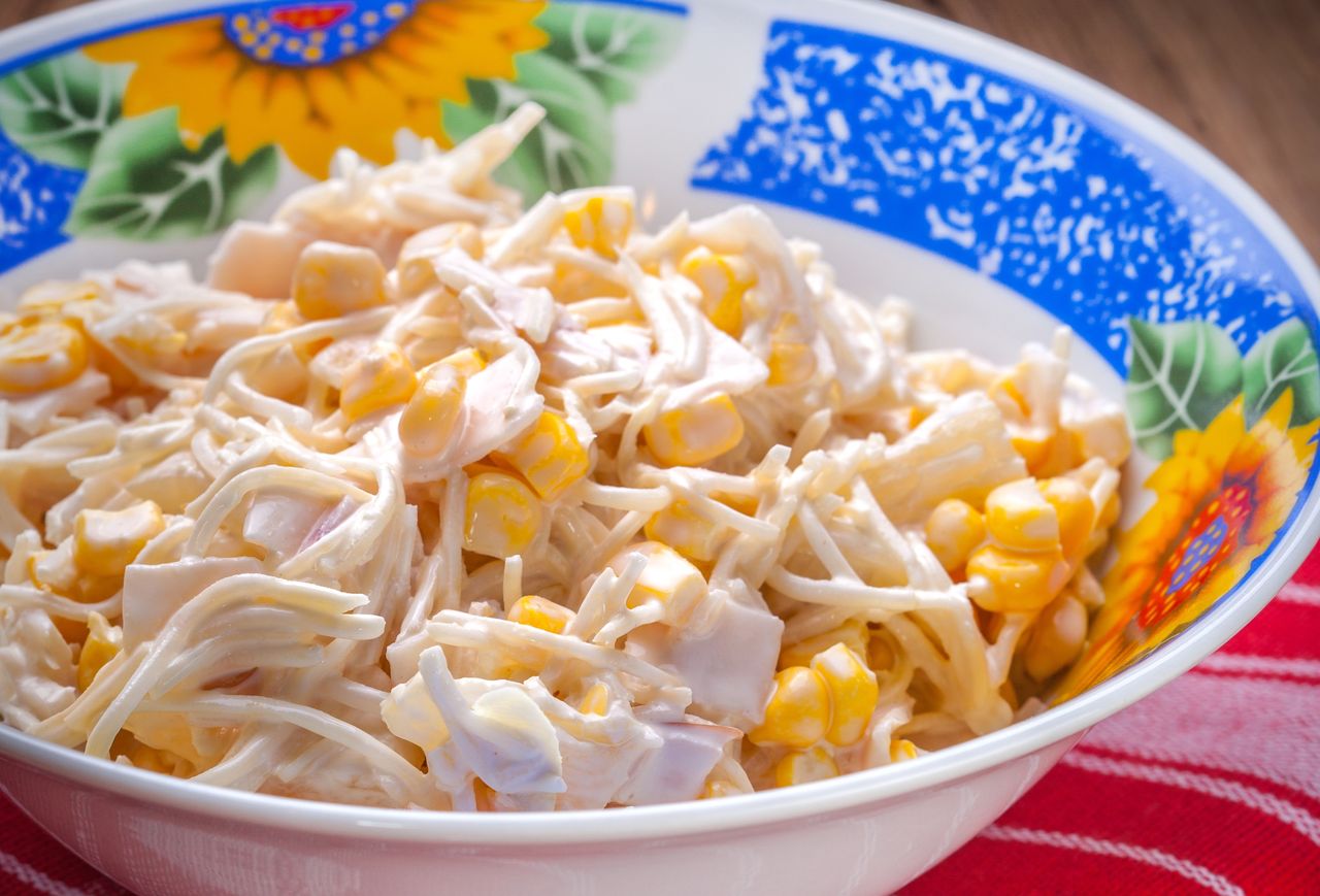 Ta sałatka była niegdyś prawdziwym hitem