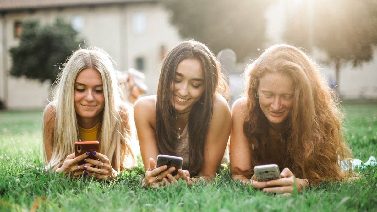 Facebook odpiera zarzuty Wall Street Journal i publikuje swój raport. Oto wyniki badań 1