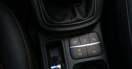 Mechanicy wypowiedzieli się o systemie start-stop. Większość twierdzi, że jest szkodliwy