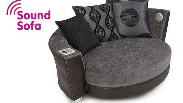 Trophy Cuddler Audio Sofa - idealny mebel dla wielbicieli muzyki 1