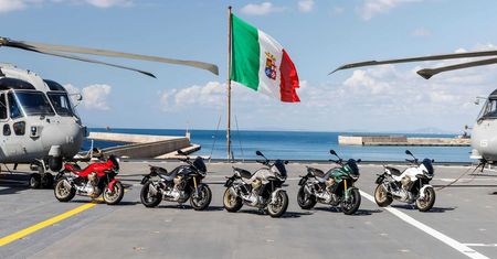 Moto Guzzi V100 Mandello Aviazione Navale gotowe do startu. To włoski hołd dla lotnictwa