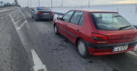 Z żoną pod prąd na S7. Policja zabrała prawo jazdy 88-latkowi