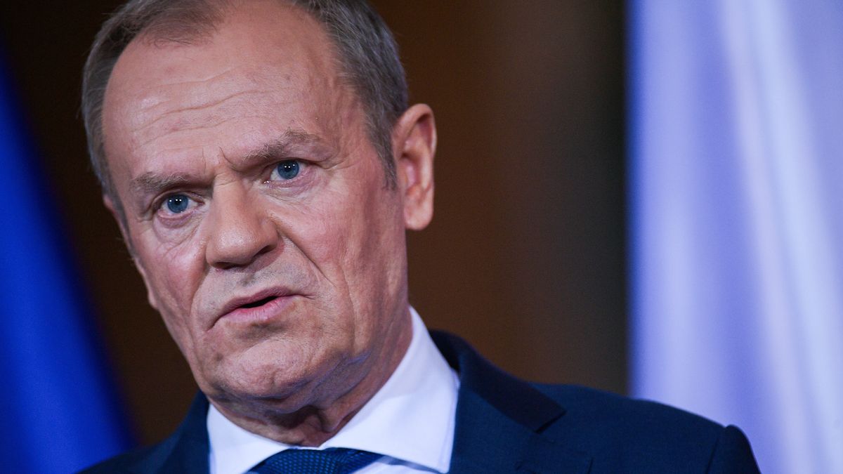 Berlin, Niemcy, 12.02.2024. Premier Donald Tusk podczas konferencji prasowej, po spotkaniu z kanclerzem Olafem Scholzem w Berlinie, 12 bm. Premier Donald Tusk przyleciał do Berlina, gdzie spotkał się z niemieckim kanclerzem Olafem Scholzem. Wcześniej w Paryżu rozmawiał z prezydentem Francji Emmanuelem Macronem m.in. o współpracy w ramach UE i NATO, obronności, bezpieczeństwie żywnościowym i energetyce. (mr) PAP/Marcin Obara