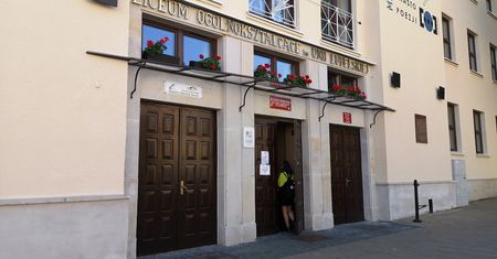 Lublin. Koronawirus w III LO im. Unii Lubelskiej. Kolejna klasa przechodzi na zdalne nauczanie