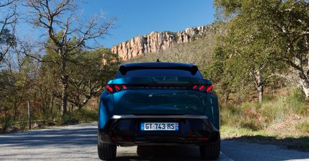 Peugeot wprowadza mocne wersje E-3008 i E-5008. Tak ostro jeszcze nie było