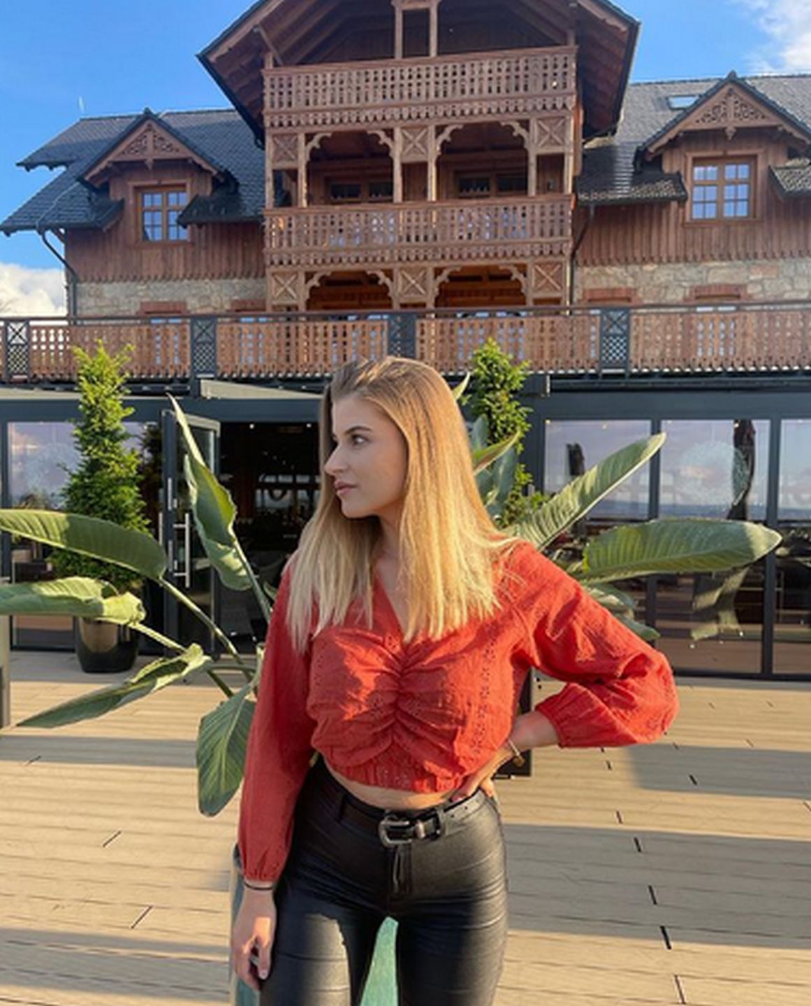 Siostra Deynn, Klaudia