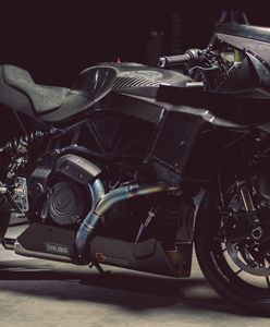 Indian FTR Black Swan to custom z czarną duszą