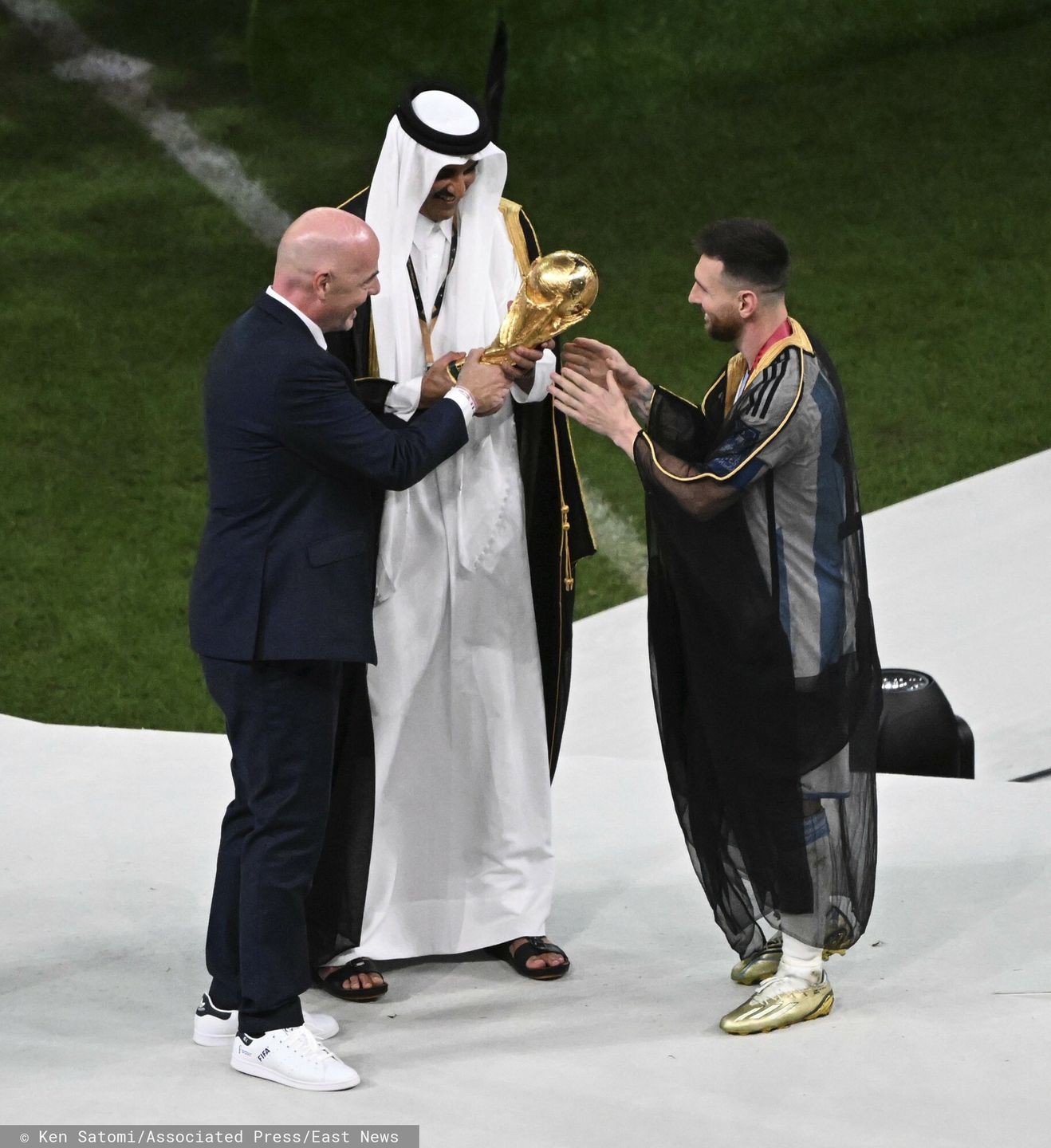 Leo Messi po zwycięstwie Argentyny został ubrany w biszt. Podano powód