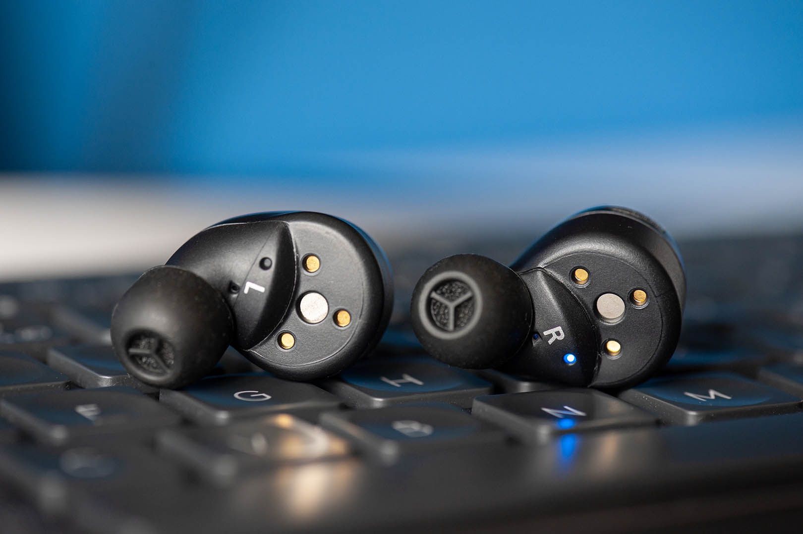 Technics EAH-AZ60 styki