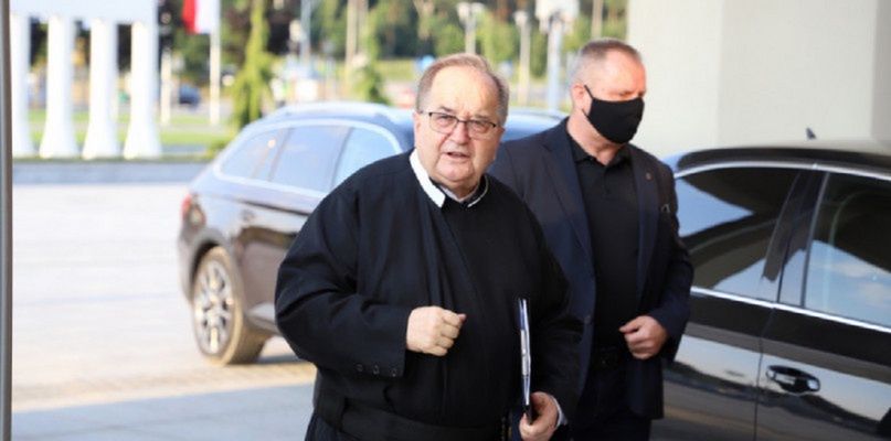 Ojciec Rydzyk pisze książkę o... aborcji! Prosi wiernych o nadsyłanie świadectw