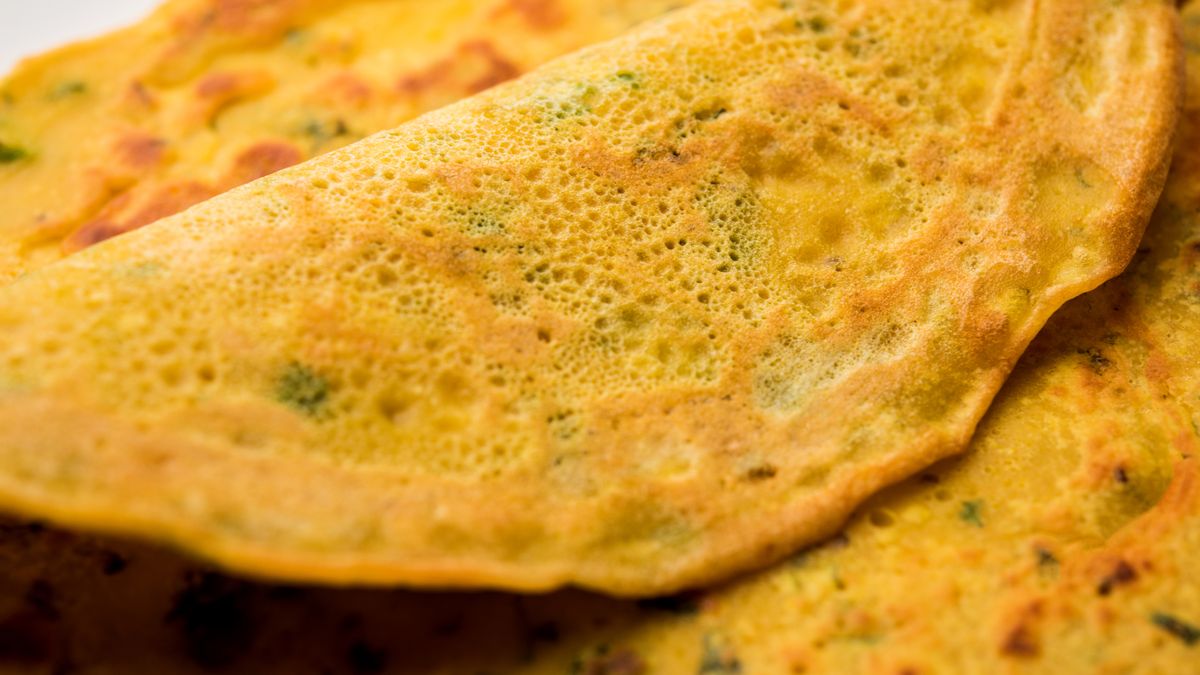 Naleśniki na bazie mąki z ciecierzycy są zdrowe i pożywne