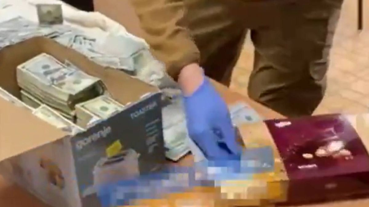 W mieszkaniu należącego do byłego szefa jednej z ukraińskich komisji wojskowych znaleziono milion dolarów