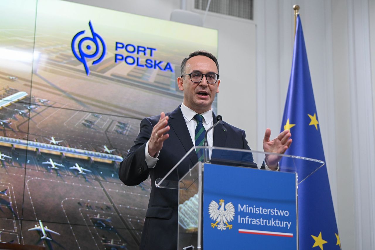 Pierwsza łopata na budowie terminalu Portu Polska. Minister wskazał miesiąc
