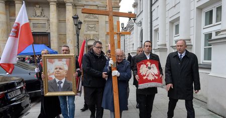 Warszawa. Nie żyje Stanisław Krzyżek. Bohater smoleńskich modlitw pod Pałacem Prezydenckim