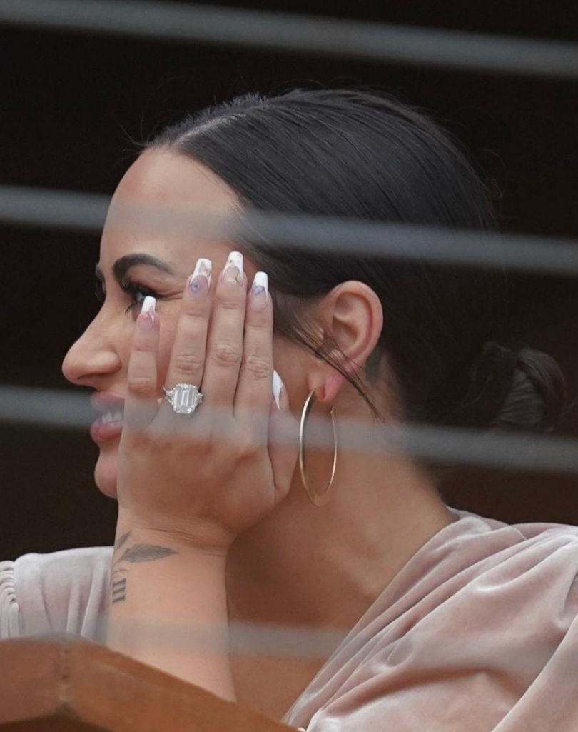 Świeżo zaręczona Demi Lovato na kolacji z narzeczonym