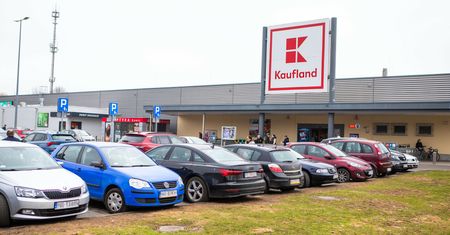 Nowy system na parkingach Kauflandu. Oto na czym polega
