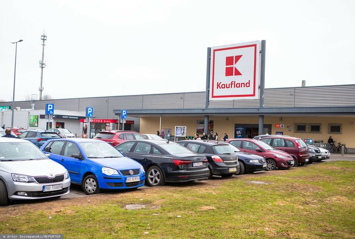 Nowy system na parkingach Kauflandu. Oto na czym polega