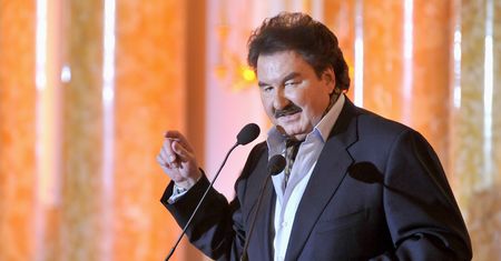 Do końca czuwał przy Krawczyku. Zdradził, co wsadził do trumny