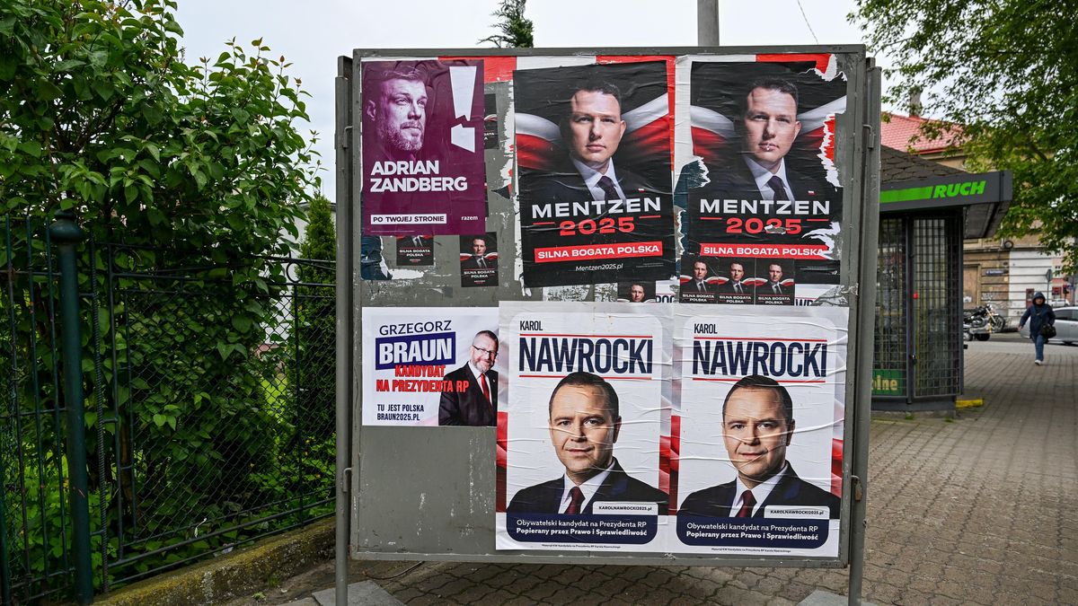 Przemyśl, 14.05.2025. Wybory Prezydenta RP 2025 - kampania. Plakaty kandydatów w wyborach na urząd prezydenta RP w Przemyślu, 14 bm. (jm) PAP/Darek Delmanowicz