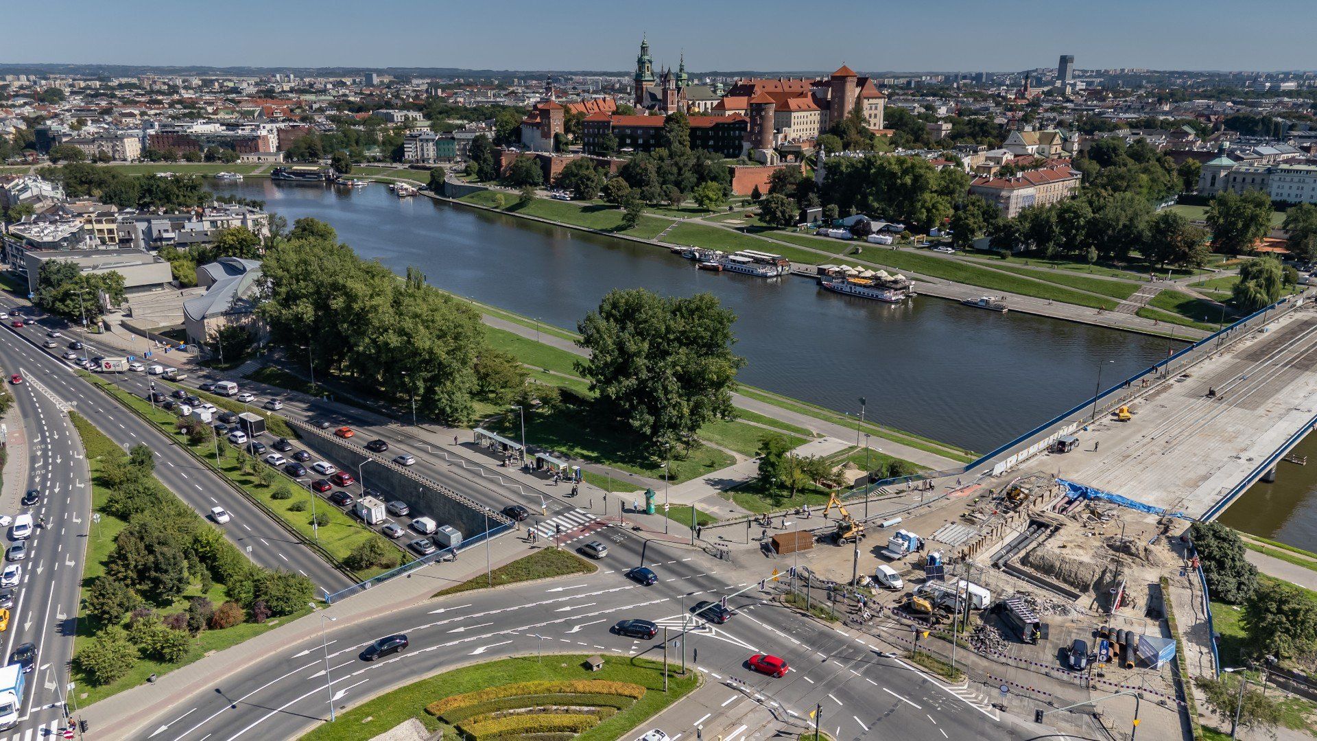 Remont mostu Grunwaldzkiego w Krakowie powoduje ogromne utrudnienia w ruchu. Inwestycja notuje właśnie pierwszy poślizg