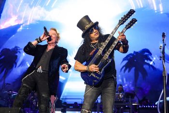Axl Rose znów w furii. Zespół tłumaczy, co się stało