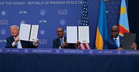 Podpisali porozumienie przy Trumpie. Padają oskarżenia