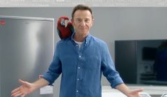 Papuga u Brodzik i Wilczaka w spocie SmartDomu ze sprzętem RTV i AGD (wideo)