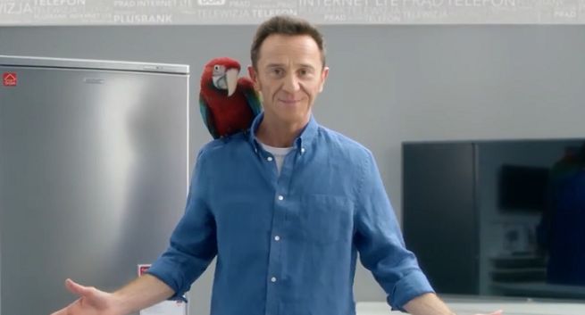 Papuga u Brodzik i Wilczaka w spocie SmartDomu ze sprzętem RTV i AGD (wideo)